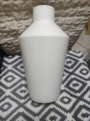 White vase 32 cm, like new