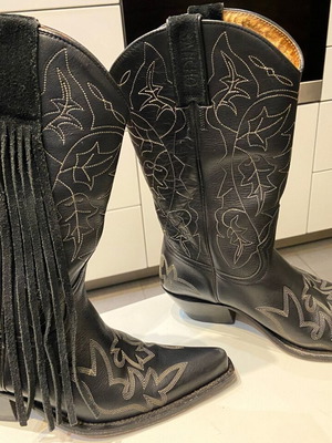 Sancho leather women's boots size 36 used with embroidery