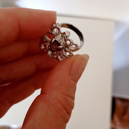 Galerie Tsangarakis ring used with purple heart Swarovski and silver alloy