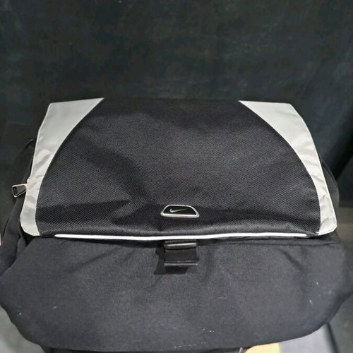 Nike laptop bag like new, black with gray