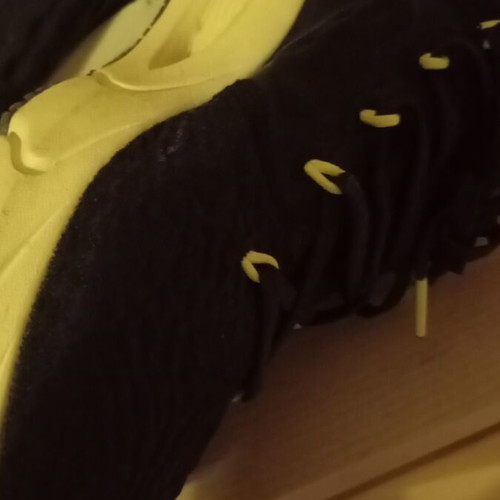 Under Armour men's athletic shoes like new, size 44