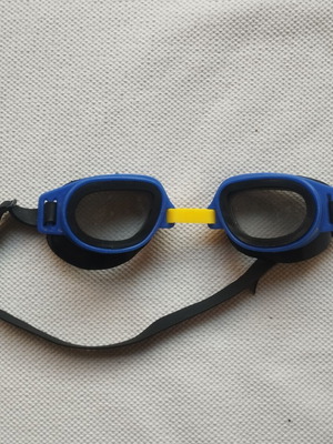 Swimming goggles like new, adjustable strap