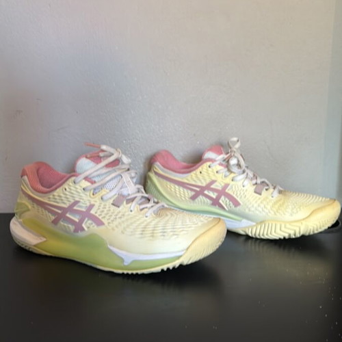 Asics Gel-Resolution 9 women's athletic shoes like new, size 40, multicolor