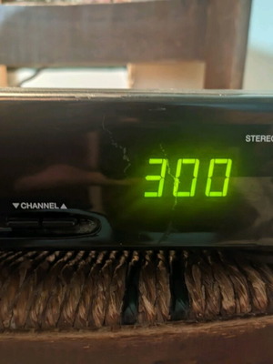 Uniden SQ400E satellite receiver like new
