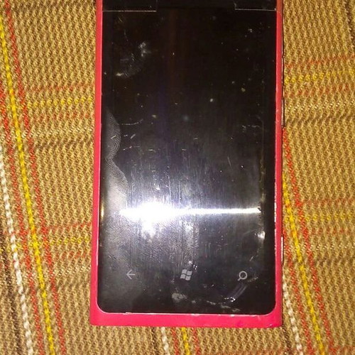 Nokia Lumia 800 used, pack of two non-working for spare parts