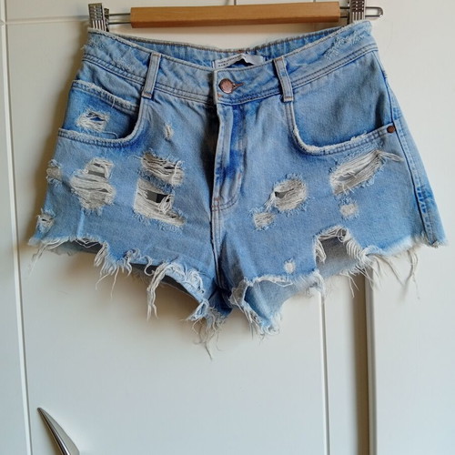 Trafaluk Zara Jean Shorts like new, faded with rips
