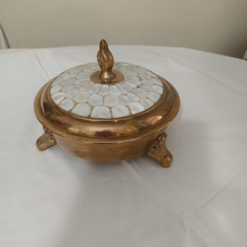 Solid bronze centerpiece bowl with lid