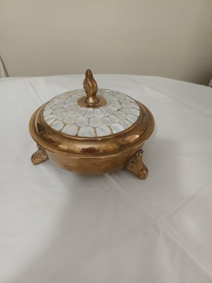 Solid bronze centerpiece bowl with lid