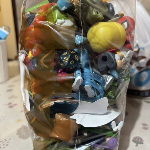 Kinder surprise toys like new, various pieces from Kinder and McDonald's