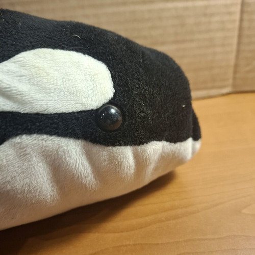 Whale plush toy like new, 14cm height