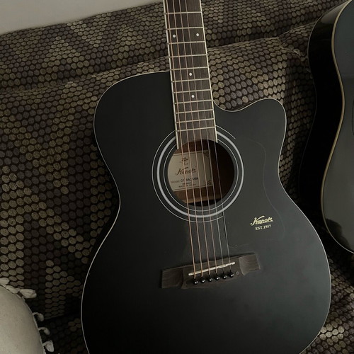 Acoustic guitars like new with cases, left and right handed