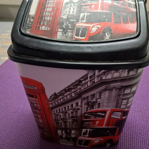 Trash bin like new