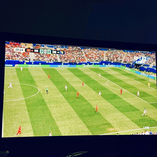 LG TV 47 Full HD with built-in soundbar like new, no smart