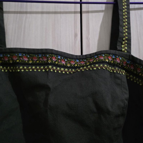Ann Taylor LOFT midi dress like new, olive green with embroidery