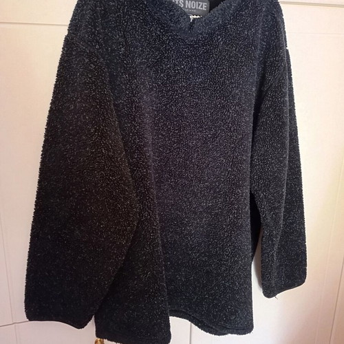 Its Noize men's sweater XXL like new, black boucle knitwear