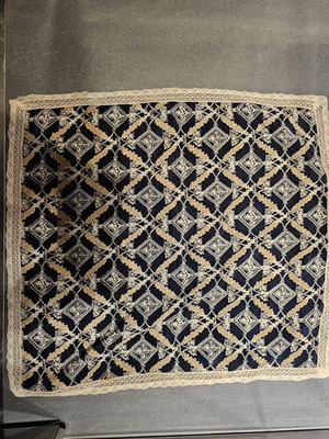 Vintage scarf like new, satin-like fabric with lace