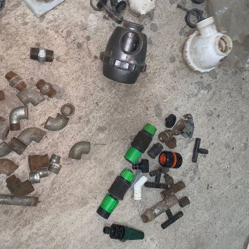 Various old hydraulic parts used