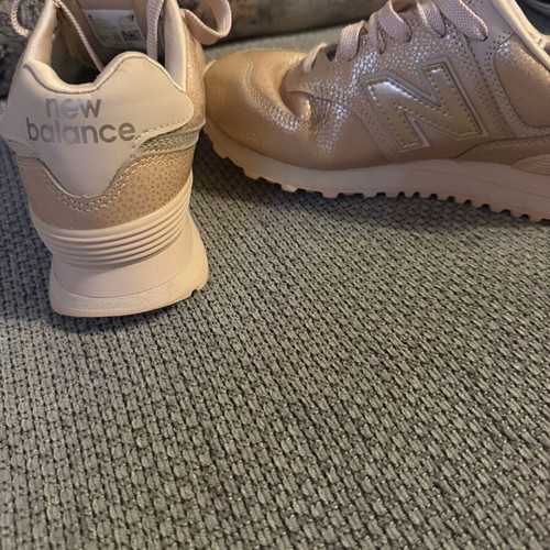 New Balance sneakers size 37 like new, beige and pink