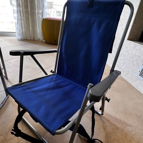 WearEver children's beach chair like new, blue, metal frame