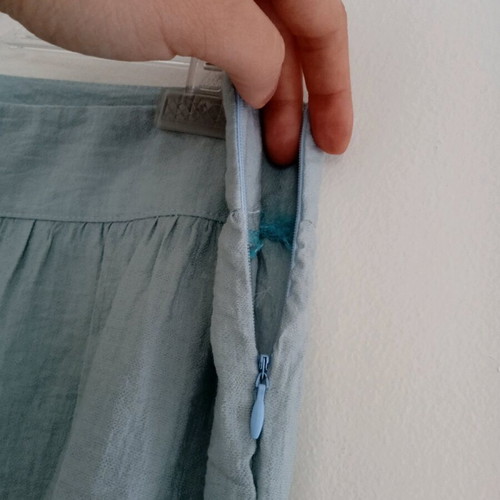 Summer skirt like new, turquoise, with side zipper