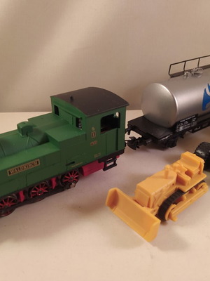 Marklin lot 2931 analog and digital locomotive used, siku missing part