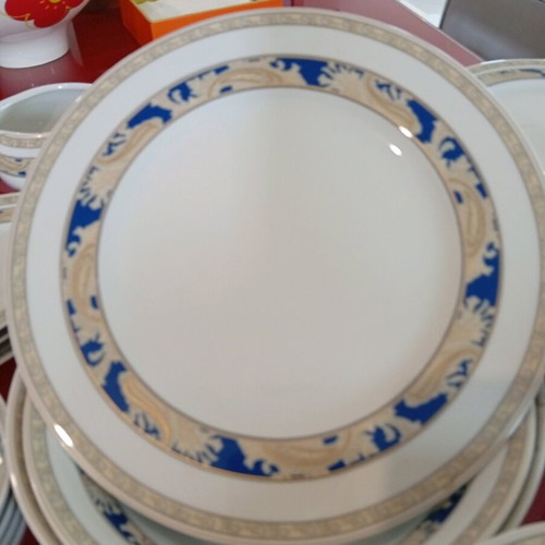 Porcelain dinnerware set new, 12-person, German