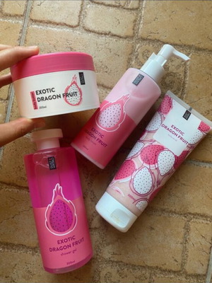 Dust+Cream Exotic Dragon Fruit set new, body scrub, lotion, wash, butter
