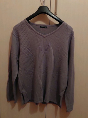 Women's blouse XL gray with design and side openings