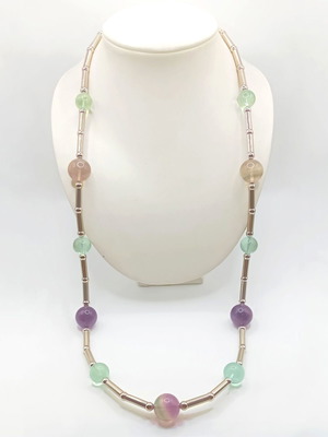 Μακρύ ασημένιο 925 κολιέ με ορυκτούς φθορίτες καινούργιο, επιπλατινωμένο