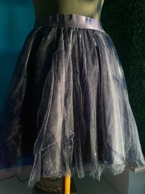Dark blue tulle skirt like new with glitter, size XS