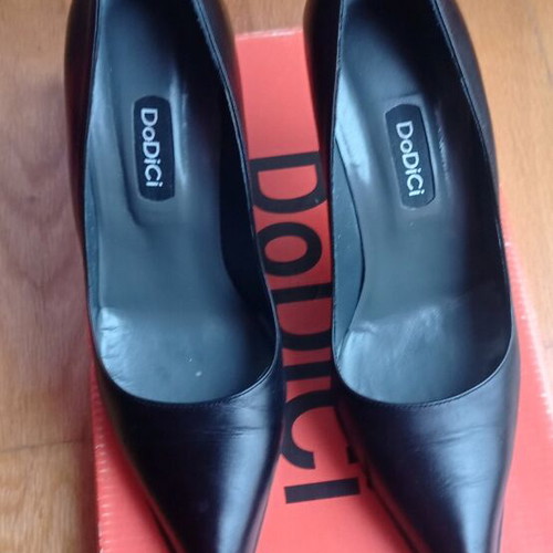 Dodici black leather pumps like new, 10cm heel, size 37