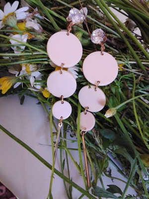 Pink long earrings like new with small diamond