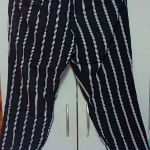 Women's black and white striped pants like new, elastic waist, XL