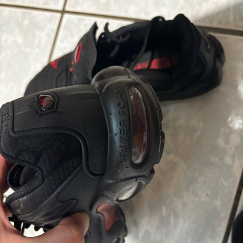 Nike TN Air Max Plus sneakers like new, size 42, black and red