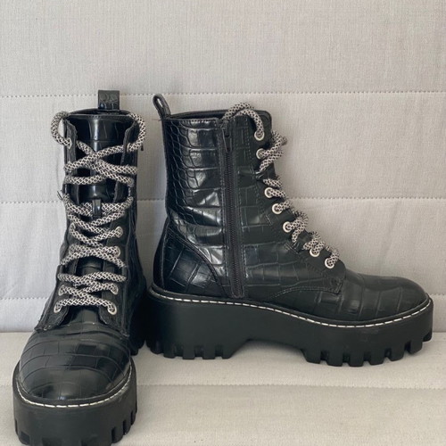 Zara boots in very good condition, size 38, black