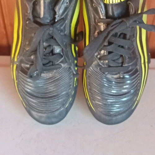 Admiral football shoes size 41 like new, white and yellow