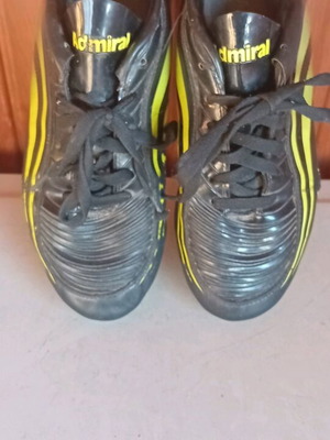 Admiral football shoes size 41 like new, white and yellow