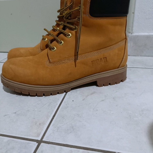 Road men's boots size 44 like new, yellow