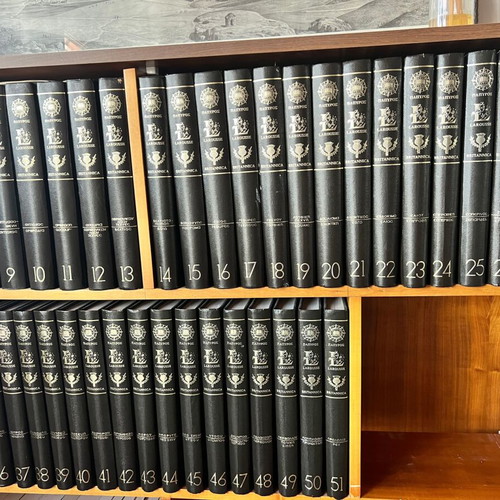 Papyrus Larousse Britannica encyclopedia set like new, 51 volumes hardcover