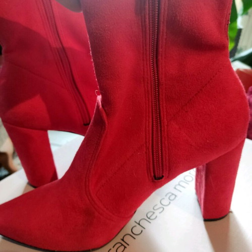 Red elastic low ankle boots like new, size 40