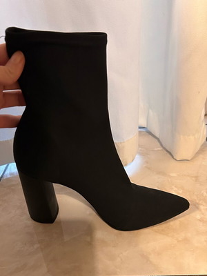 Μαύρα μποτάκια Sante τύπου κάλτσα με μυτερή μύτη και τακούνι 9cm σαν καινούργια