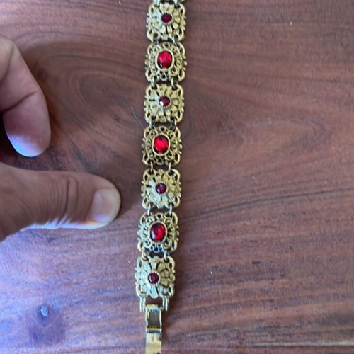 Vintage bracelet used, very impressive, gold