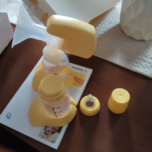 Medela Mini Electric breast pump like new