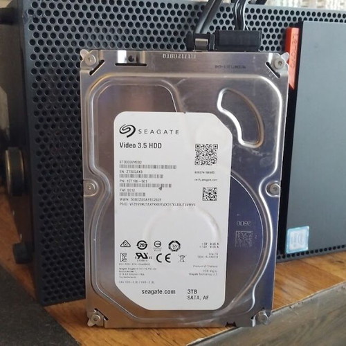 Lenovo ThinkCentre E73 IH81M desktop computer used, Intel Core i5, 8GB RAM, 3TB HDD