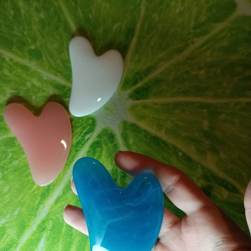 Gua Sha heart-shaped massage device new (1 or 3 pieces)