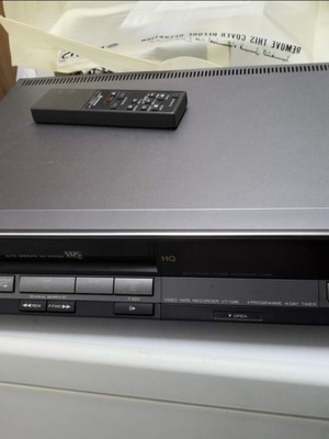 Βίντεο κασετών Hitachi μεταχειρισμένο, μαζί με κοντρολ