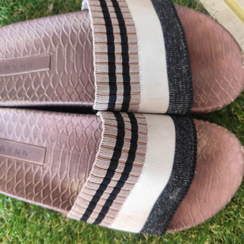 Flip-flops size 39 used, beige, soft and comfortable
