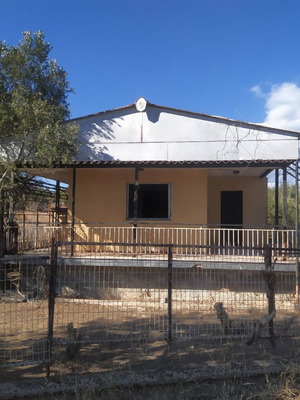 Οικία 57τμ σε οικόπεδο 336τμ, χρήζει ανακαίνισης