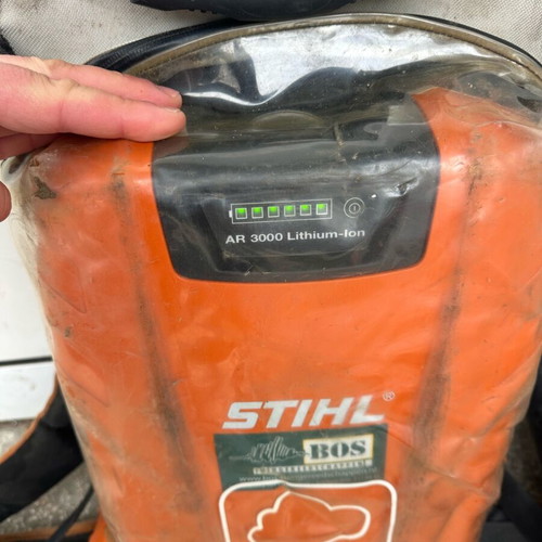 STIHL AR 3000 battery with charger used, missing connecting cable