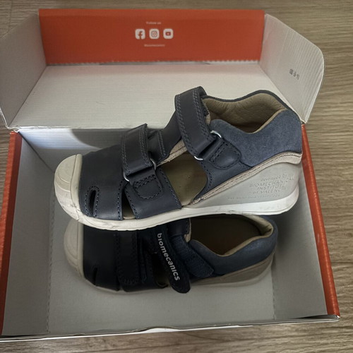 Biomecanics children's sandals used, size 24